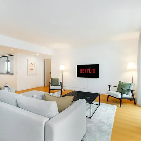 Whome Contemporary Comfort In Historic Apartment Lisbon