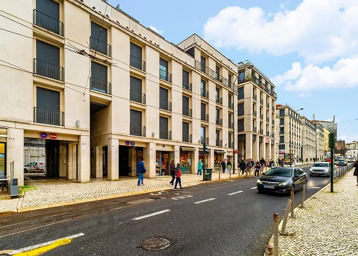 Whome Contemporary Comfort In Historic Apartment *