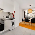 Whome Contemporary Comfort In Historic شقة *