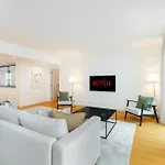 Whome Contemporary Comfort In Historic Lejlighed Lisboa
